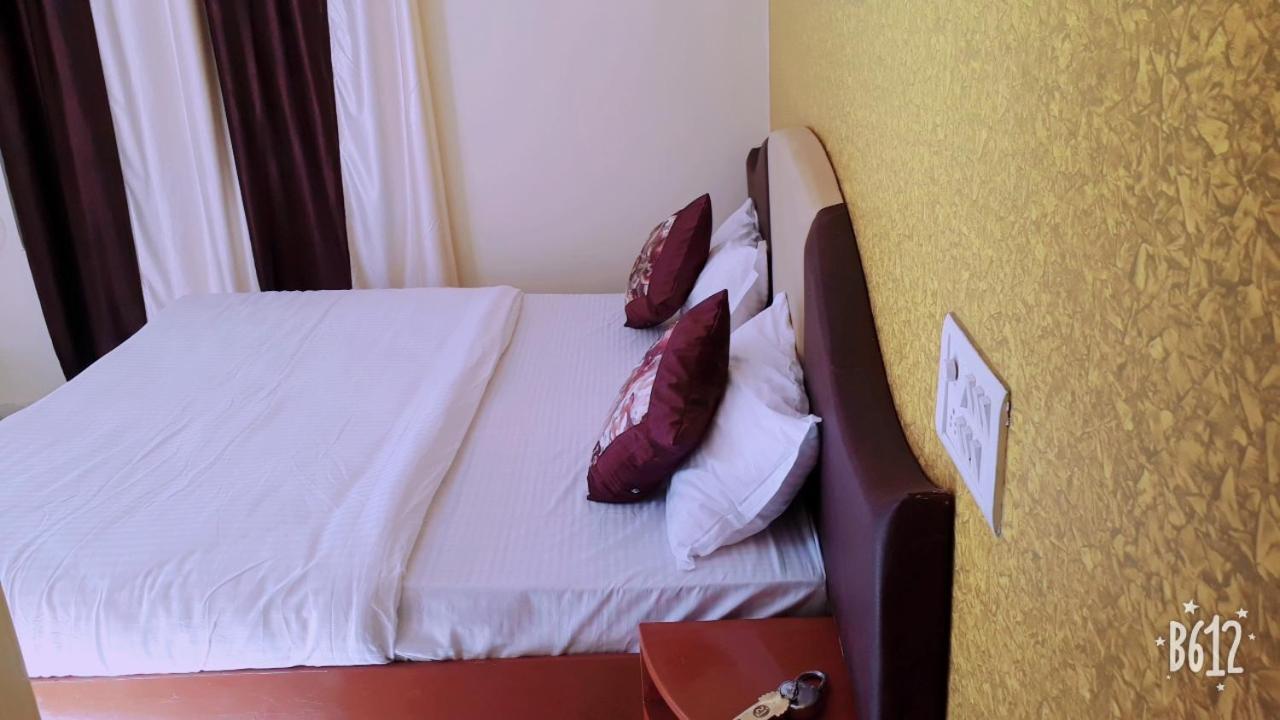 Paradise Hotel For Couples Mount Abu Buitenkant foto